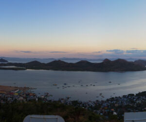<a href="http://www.distorsiones.com/panoramica-desde-la-cima-del-monte-tapyas/" title="Panorámica desde la cima del monte Tapyas" target="_blank" rel="noopener noreferrer">Panorámica desde la cima del monte Tapyas</a>
