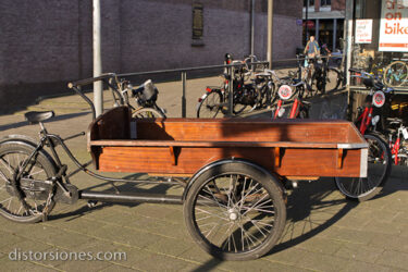 <a href="http://www.distorsiones.com/bakfiets-bicicleta-de-carga/" title="Bakfiets – Bicicleta de carga" target="_blank" rel="noopener noreferrer">Bakfiets – Bicicleta de carga</a>