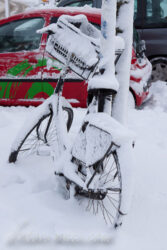 <a href="http://www.distorsiones.com/bicicleta-blanca-y-helada/" title="Bicicleta blanca y helada" target="_blank" rel="noopener noreferrer">Bicicleta blanca y helada</a>