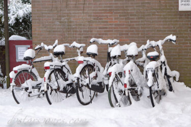 <a href="http://www.distorsiones.com/bicicletas-cubiertas-de-nieve/" title="Bicicletas cubiertas de nieve" target="_blank" rel="noopener noreferrer">Bicicletas cubiertas de nieve</a>