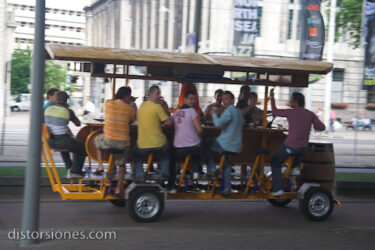 <a href="http://www.distorsiones.com/de-parranda-en-bicicleta/" title="De parranda en bicicleta" target="_blank" rel="noopener noreferrer">De parranda en bicicleta</a>