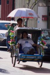 <a href="http://www.distorsiones.com/rickshaw-bicitaxi-en-penang/" title="Rickshaw – Bicitaxi en Penang" target="_blank" rel="noopener noreferrer">Rickshaw – Bicitaxi en Penang</a>