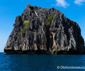 <a href="https://www.distorsiones.com/roque-al-norte-de-la-isla-de-inambuyod/" title="Roque al norte de la isla de Inambuyod" target="_blank" rel="noopener noreferrer">Roque al norte de la isla de Inambuyod</a>