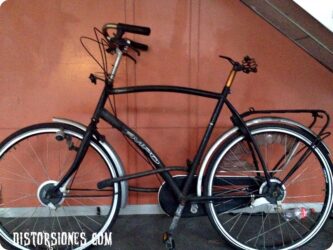 <a href="http://www.distorsiones.com/bicicleta-con-sillin-especial/" title="Bicicleta con sillín especial">Bicicleta con sillín especial</a>