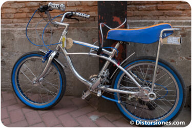 <a href="http://www.distorsiones.com/bicicleta-cromada/" title="Bicicleta cromada">Bicicleta cromada</a>
