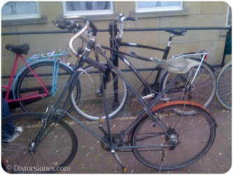 <a href="http://www.distorsiones.com/bicicleta-rara-que-no-veas/" title="Bicicleta rara que no veas">Bicicleta rara que no veas</a>