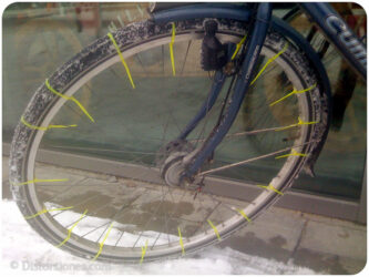 <a href="http://www.distorsiones.com/bicicleta-con-ruedas-de-invierno/" title="Bicicleta con ruedas de invierno">Bicicleta con ruedas de invierno</a>