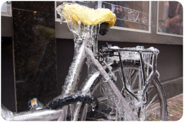 <a href="http://www.distorsiones.com/bicicleta-totalmente-helada/" title="Bicicleta totalmente helada">Bicicleta totalmente helada</a>