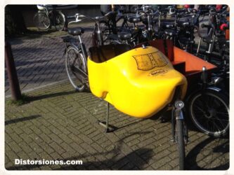 <a href="http://www.distorsiones.com/la-bakfiets-zueco-holandes/" title="La bakfiets zueco holandés">La bakfiets zueco holandés</a>