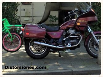 <a href="http://www.distorsiones.com/llevando-la-bicicleta-portatil-en-la-moto/" title="Llevando la bicicleta portátil en la moto">Llevando la bicicleta portátil en la moto</a>