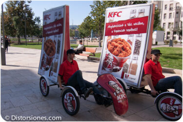 <a href="http://www.distorsiones.com/publicidad-en-movimiento/" title="Publicidad en movimiento">Publicidad en movimiento</a>