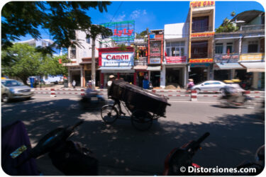 <a href="http://www.distorsiones.com/transporte-muebles-bicicleta-vietnam/" title="Transporte de muebles en bicicleta en Vietnam">Transporte de muebles en bicicleta en Vietnam</a>