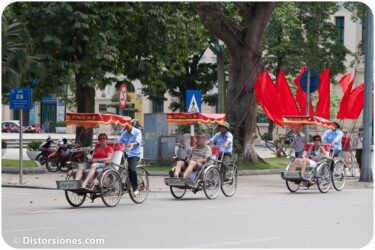 <a href="http://www.distorsiones.com/tuk-tuks-en-hanoi/" title="Tuk-Tuks en Hanói">Tuk-Tuks en Hanói</a>