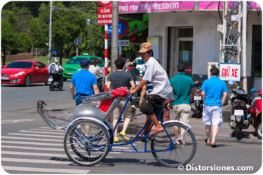 <a href="http://www.distorsiones.com/tuktuk-en-saigon/" title="Tuktuk en Saigón">Tuktuk en Saigón</a>