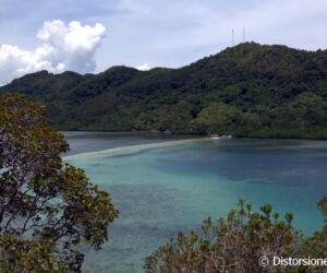 <a href="https://www.distorsiones.com/vista-desde-lo-alto-del-islote-vigan/" title="Vista desde lo alto del islote Vigan" target="_blank" rel="noopener noreferrer">Vista desde lo alto del islote Vigan</a>
