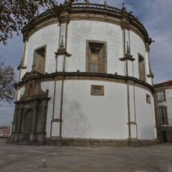 <a href="https://www.distorsiones.com/mosteiro-da-serra-do-pilar/" title="Mosteiro da Serra do Pilar" target="_blank" rel="noopener noreferrer">Mosteiro da Serra do Pilar</a>