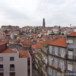 <a href="https://www.distorsiones.com/vista-de-oporto-con-la-torre-dos-clerigos/" title="Vista de Oporto con la Torre dos Clérigos" target="_blank" rel="noopener noreferrer">Vista de Oporto con la Torre dos Clérigos</a>