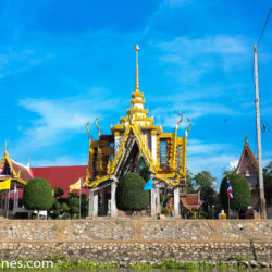<a href="https://www.distorsiones.com/wat-khun-phrom/" title="Wat Khun Phrom" target="_blank" rel="noopener noreferrer">Wat Khun Phrom</a>