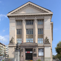 <a href="https://www.distorsiones.com/museo-nacional-eslovaco/" title="Museo nacional Eslovaco" target="_blank" rel="noopener">Museo nacional Eslovaco</a>