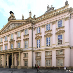 <a href="https://www.distorsiones.com/palacio-primacial-en-bratislava/" title="Palacio Primacial en Bratislava" target="_blank" rel="noopener">Palacio Primacial en Bratislava</a>
