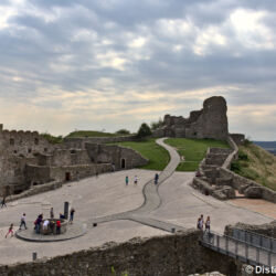 <a href="https://www.distorsiones.com/el-pozo-del-castillo-de-devin/" title="El pozo del castillo de Devín" target="_blank" rel="noopener">El pozo del castillo de Devín</a>