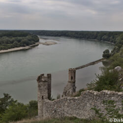 <a href="https://www.distorsiones.com/la-torre-de-la-doncella-y-el-danubio/" title="La torre de la doncella y el Danubio" target="_blank" rel="noopener">La torre de la doncella y el Danubio</a>
