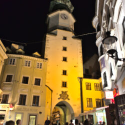 <a href="https://www.distorsiones.com/puerta-de-san-miguel-de-noche/" title="Puerta de San Miguel de noche" target="_blank" rel="noopener">Puerta de San Miguel de noche</a>