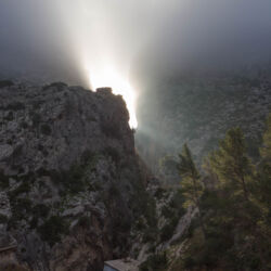 <a href="https://www.distorsiones.com/el-comienzo-del-caminito-del-rey/" title="El comienzo del Caminito del Rey" target="_blank" rel="noopener">El comienzo del Caminito del Rey</a>