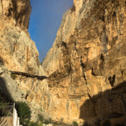<a href="https://www.distorsiones.com/mirando-el-caminito-del-rey-desde-el-punto-mas-cercano-al-agua/" title="Mirando el Caminito del Rey desde el punto más cercano al agua" target="_blank" rel="noopener">Mirando el Caminito del Rey desde el punto más cercano al agua</a>