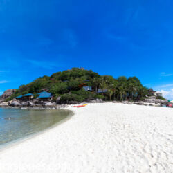 <a href="https://www.distorsiones.com/playa-de-arena-blanca-e-islote/" title="Playa de arena blanca e islote" target="_blank" rel="noopener">Playa de arena blanca e islote</a>