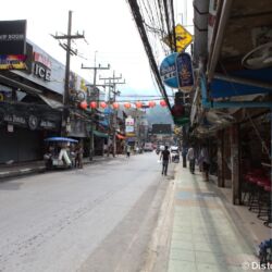<a href="https://www.distorsiones.com/la-calle-thawewong/" title="La calle Thawewong" target="_blank" rel="noopener">La calle Thawewong</a>