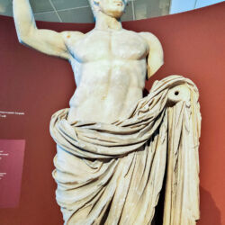 <a href="https://www.distorsiones.com/augusto-emperador-romano/" title="Augusto emperador romano" target="_blank" rel="noopener">Augusto emperador romano</a>