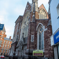 <a href="https://www.distorsiones.com/iglesia-de-los-santos-pedro-y-pablo/" title="Iglesia de los Santos Pedro y Pablo" target="_blank" rel="noopener">Iglesia de los Santos Pedro y Pablo</a>