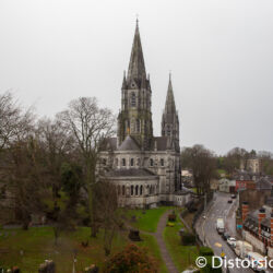 <a href="https://www.distorsiones.com/la-catedral-de-saint-fin-barre-desde-el-fuerte-de-isabel/" title="La catedral de Saint Fin Barre desde el fuerte de Isabel" target="_blank" rel="noopener">La catedral de Saint Fin Barre desde el fuerte de Isabel</a>