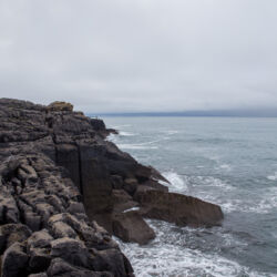 <a href="https://www.distorsiones.com/la-costa-karstica-en-el-burren/" title="La costa kárstica en el Burren" target="_blank" rel="noopener">La costa kárstica en el Burren</a>